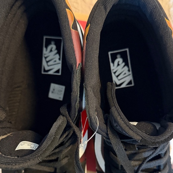 Vans Faded Flame Black/White High-Tops Brand new with Tags - Picture 3 of 6